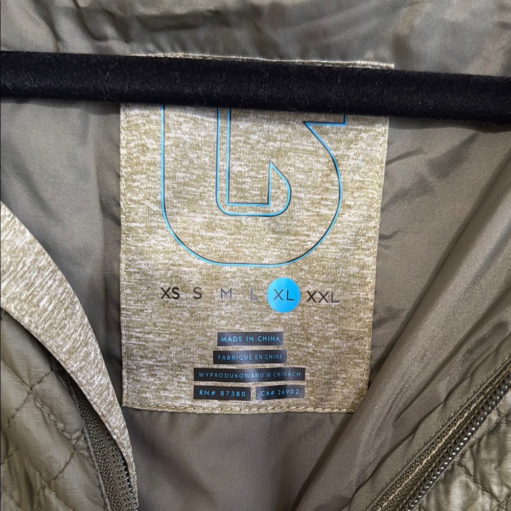 Burton Green Ski & Snow Jacket with Quilted Design - Picture 2 of 6